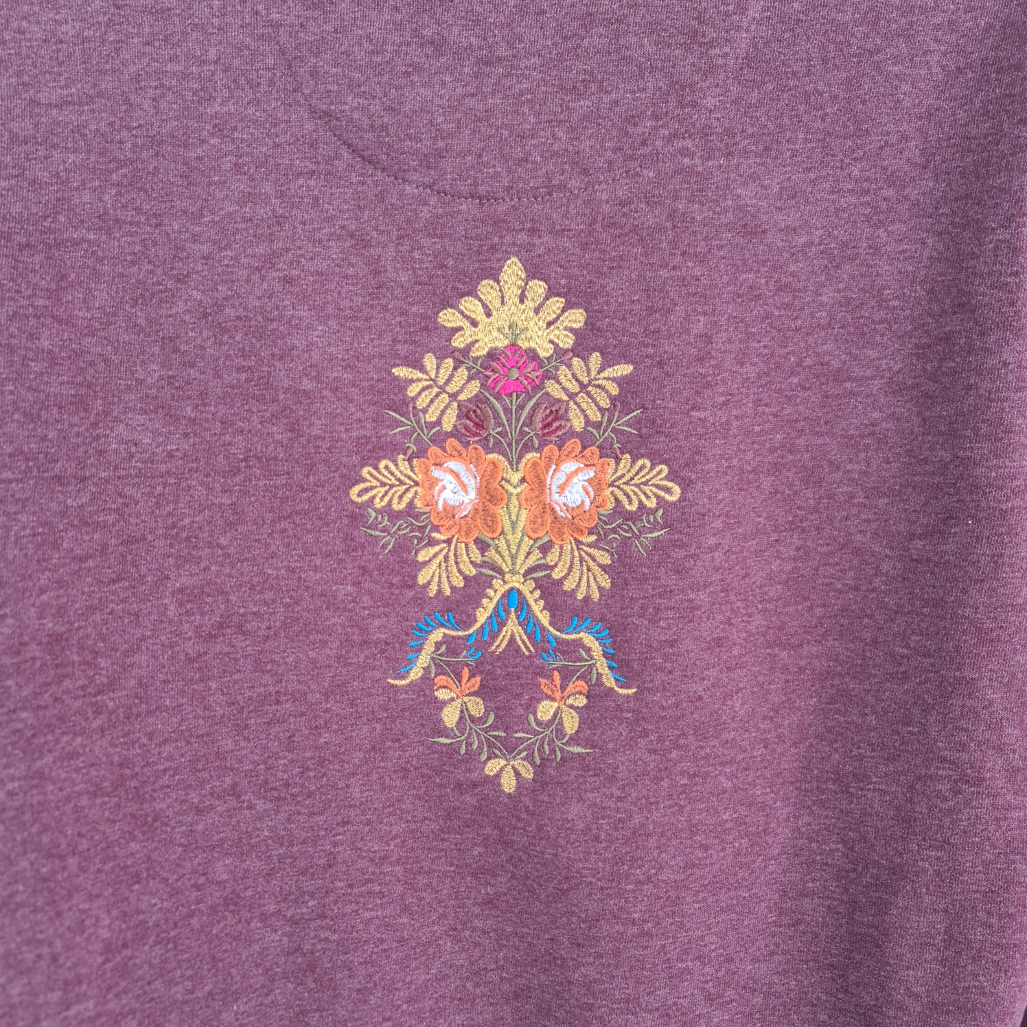 Sudadera granate de mujer bordada espolín Francia
